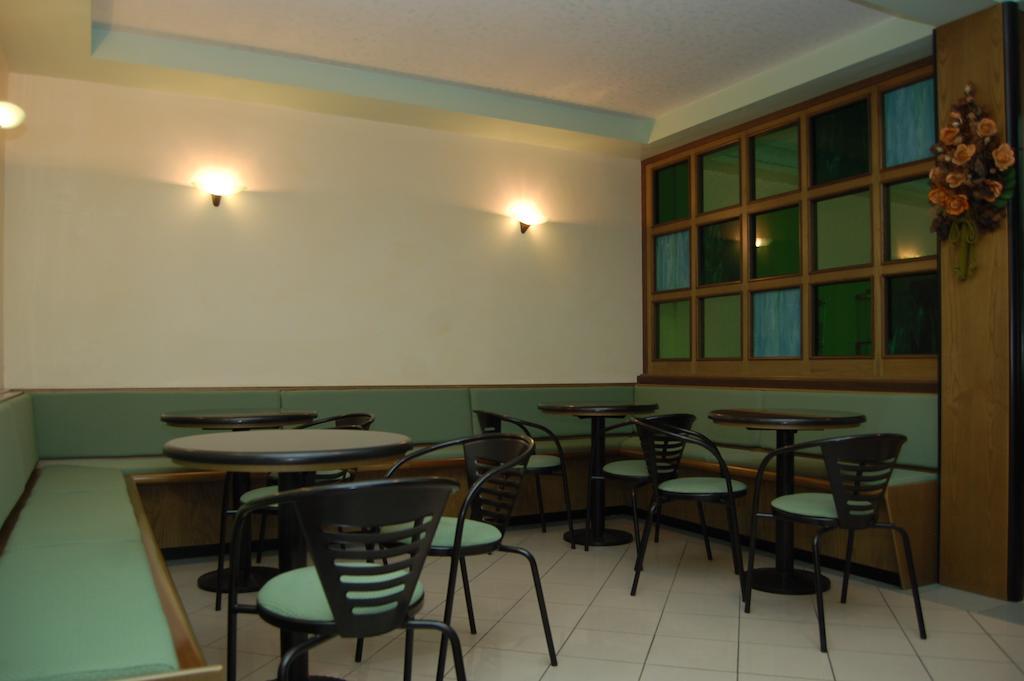 Albergo Arcobaleno Sottomarina Extérieur photo