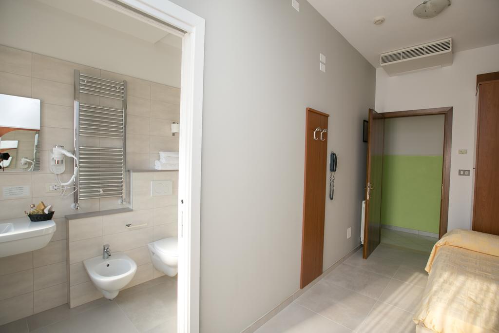 Albergo Arcobaleno Sottomarina Extérieur photo